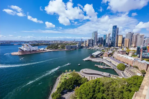Sydney - Breakthru College